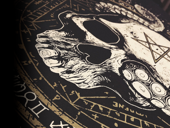 <h2>JOIN THE CULT.<br/>EMBRACE MADNESS.<br/><br/></h2>